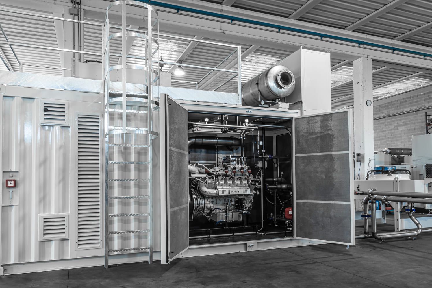 Installation de cogénération Enerblu dans un bâtiment industriel